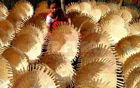 Bamboo Handicraft industry reels under crisis, Govt apathy : Artisans living in poverty amidst high Bamboo Prices